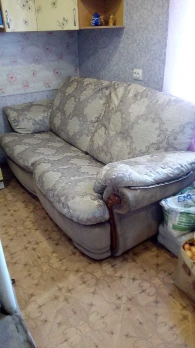 Продам диван с креслом