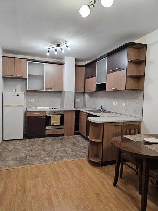 Дава се под наем Двустаен апартамент в Варна, Левски - 65 кв.м за 510 € - Снимка #1