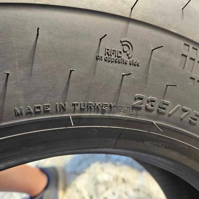 1 тежкотоварна гума 235/75R17.5 Pirelli RO2Drive 132/130M 14PR DOT2023