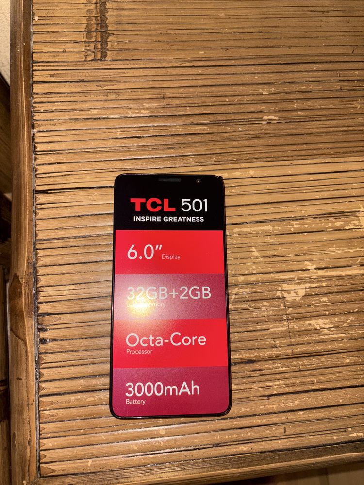 Telefon TCL nou