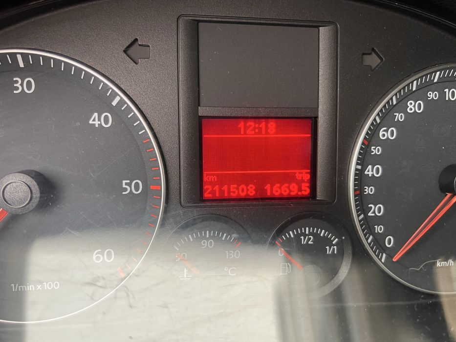 Vand Volkswagen Golf 5 – 2008 – 212.000 km reali – 1.9 TDI BXE