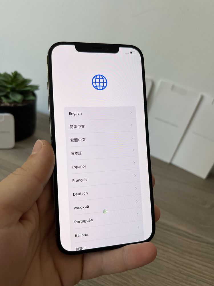 Оригинален дисплей за iPhone 12 PRO MAX, със забележка!