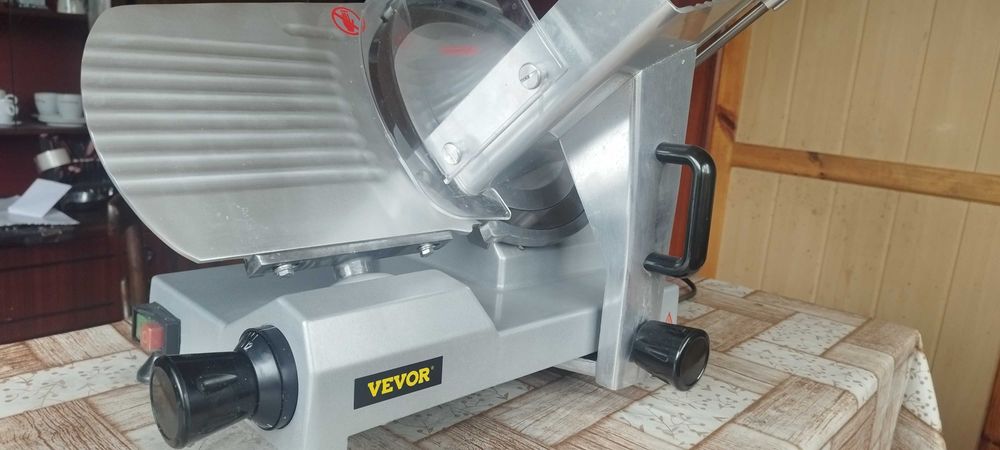 Колбасорезачка,слайсмашина