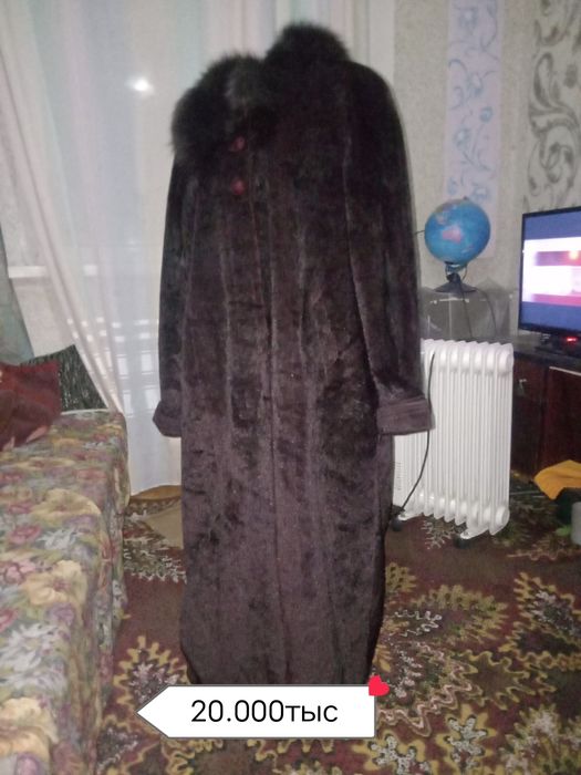 Продам верхнюю одежду