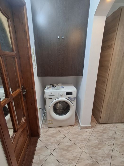 INCHIRIEZ apartament 3 camere Obcini