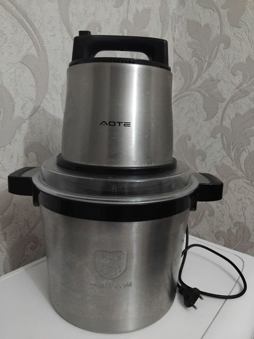 Измемельчитель  профессиональный  на пять литров, возможна скидка