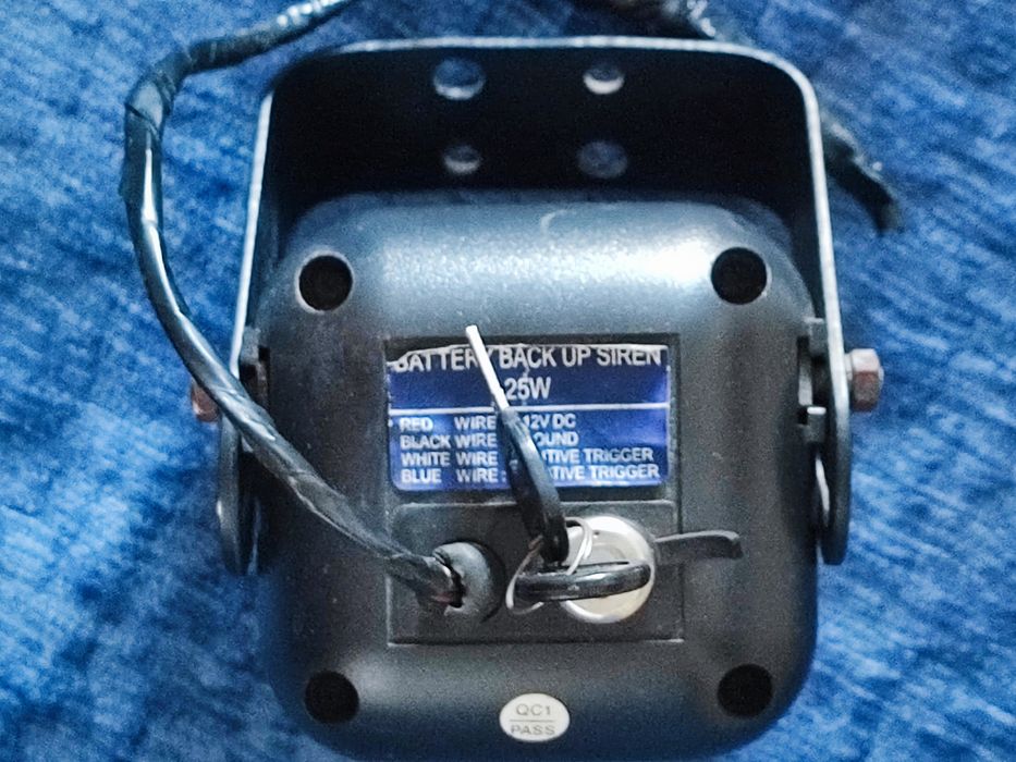 Sirena backup alarma auto