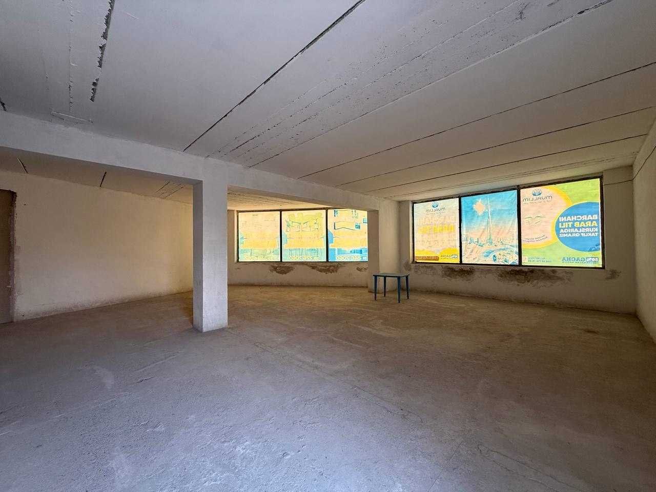 1300m²dan ortiq bo'lgan 2 qavatli bino sotiladi.