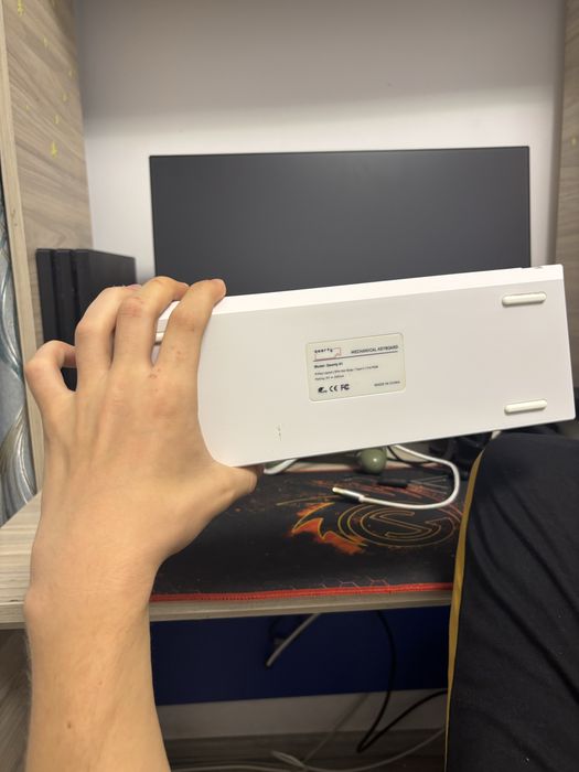 Tastatura mecanica qwertkey61