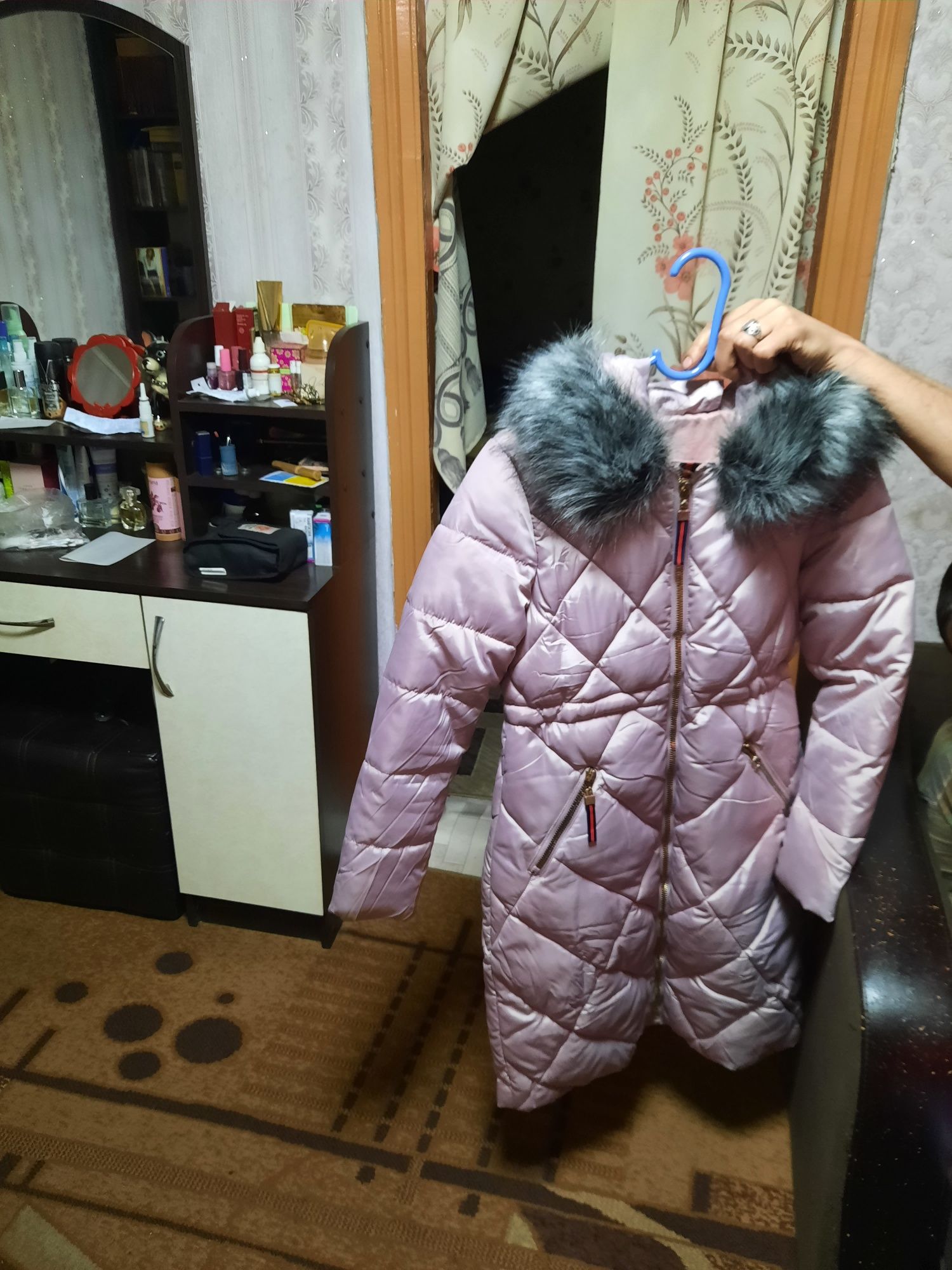 Вещи б/у и новые в отличном состоянии