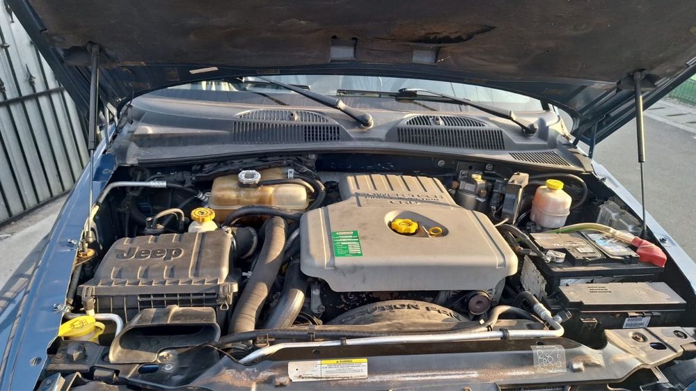 Vand Jeep Cherokee Limited 2.5 Diesel / 145 Cp