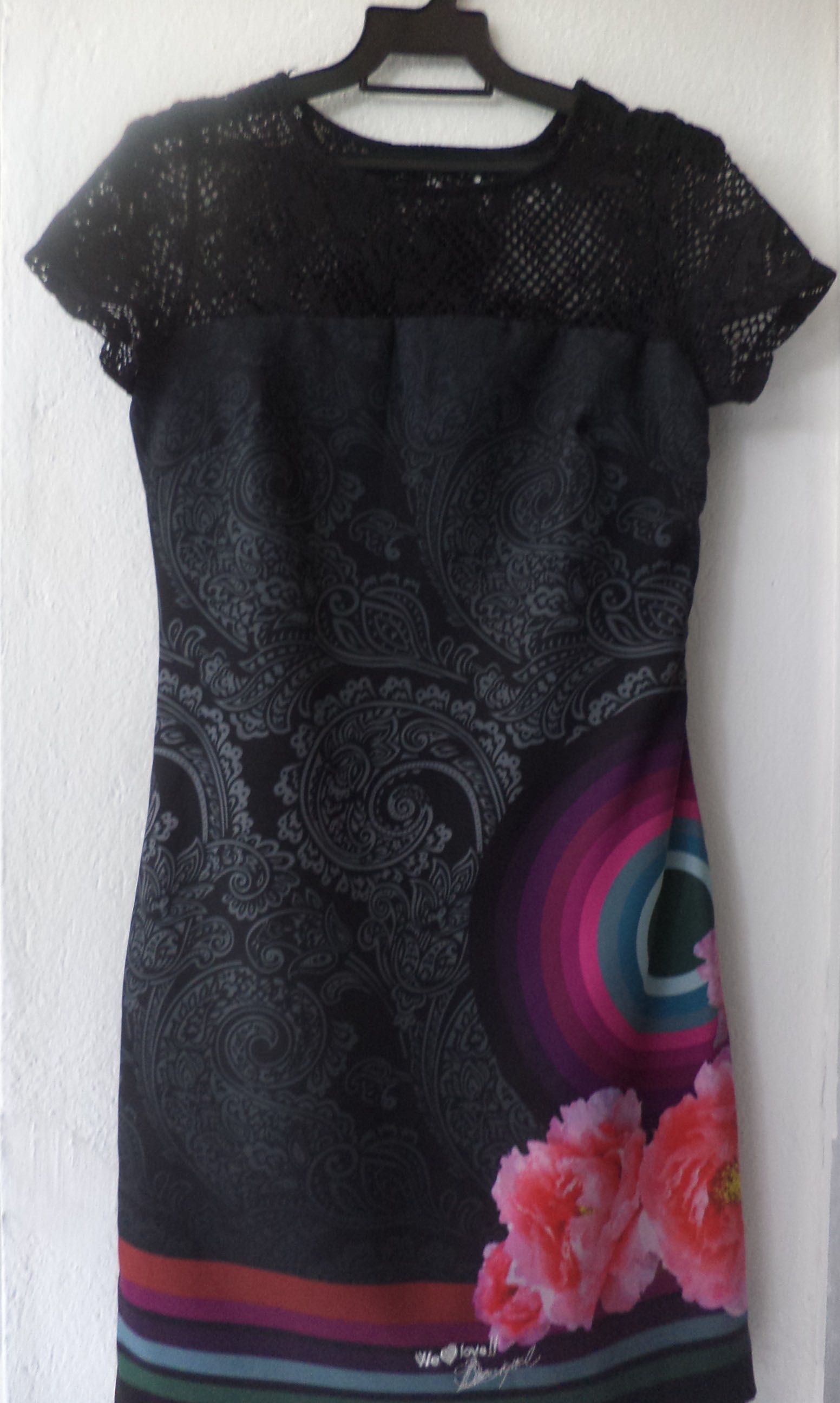 Като нова елегантна рокля DESIGUAL