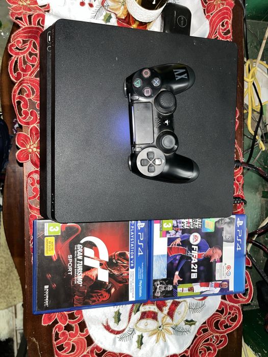 Playstation 4 slim