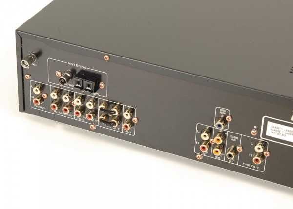 Linie Marantz SM-AC500 cu telecomanda