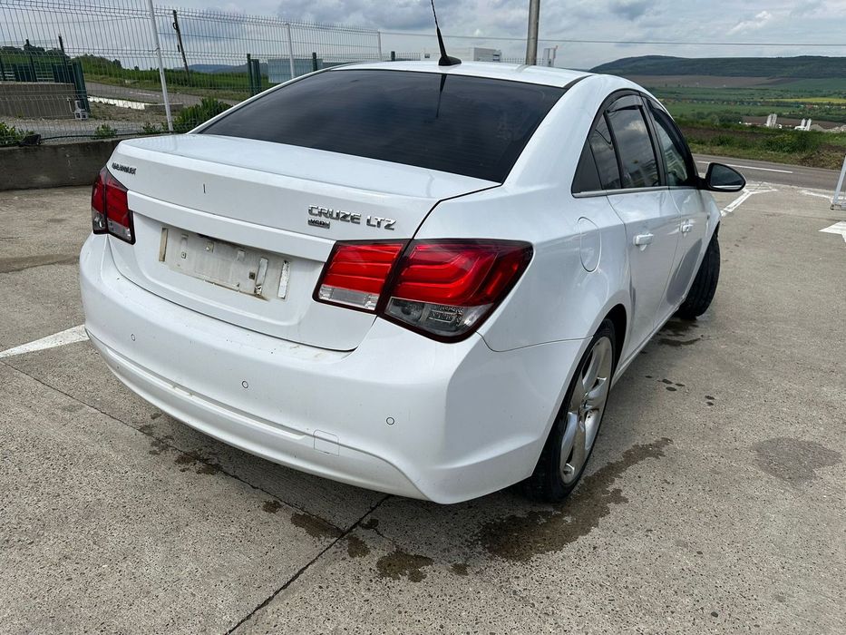 Dezmembrez / Dezmembrari / Piese / Accesorii Chevrolet Cruze facelift alba 2013 1.7 cdti A17DTS