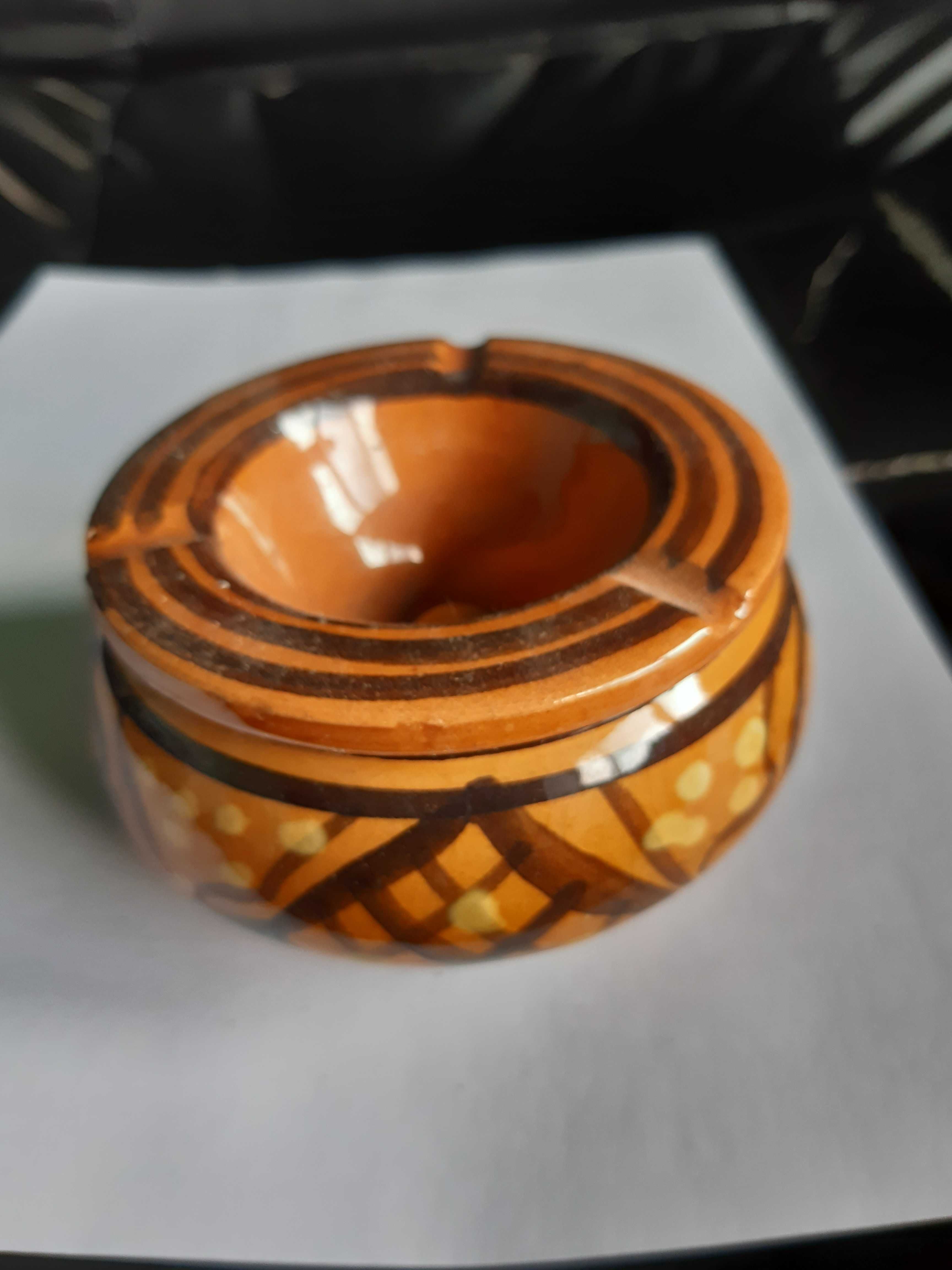 vand scrumiera  ceramica lucrat manual