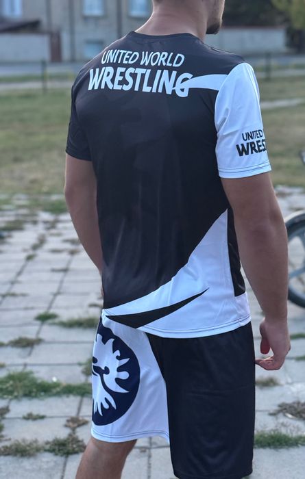 Спортни екипи за борба UWW