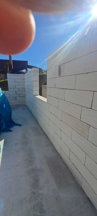 Firmă de Constructii amenajari interioare Case la rosu