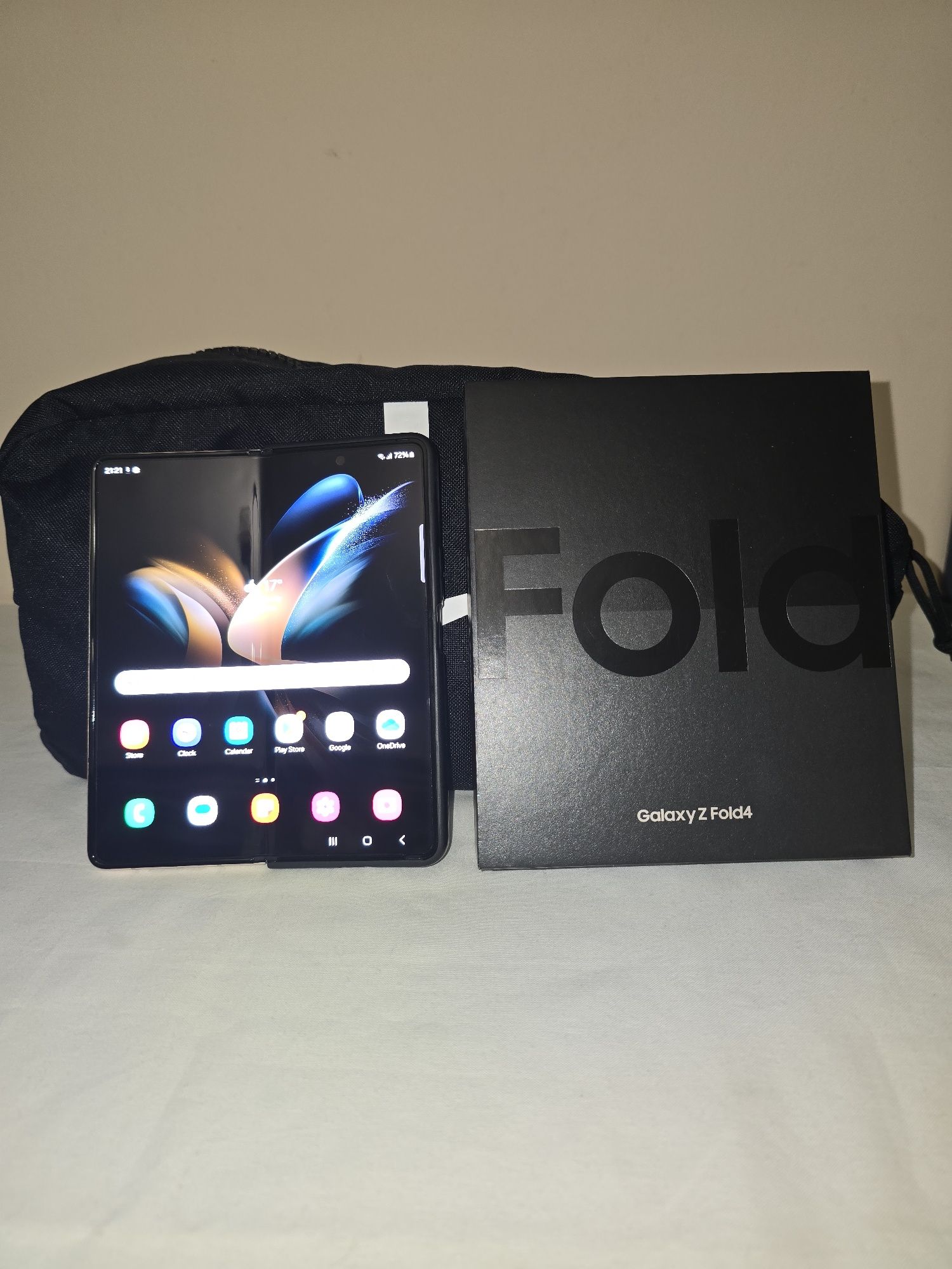 Samsung Galaxy Z Fold 4 / 512GB ROM / 12GB RAM / 5G / Garanție 2026 !