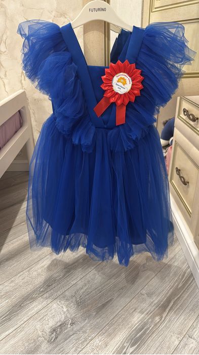 Продам платья 1)10 тыс 2)5 тыс 3)5 тыс 4)5 тыс