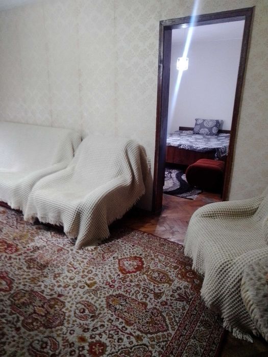 Дава тристаен апартамент под наем до окръжна болница