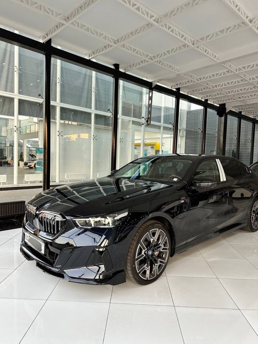 BMW i5 xdrive50L 2025