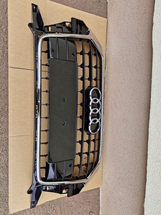 Grila centrala Audi Q3 facelift 2014-2018 NOUA
