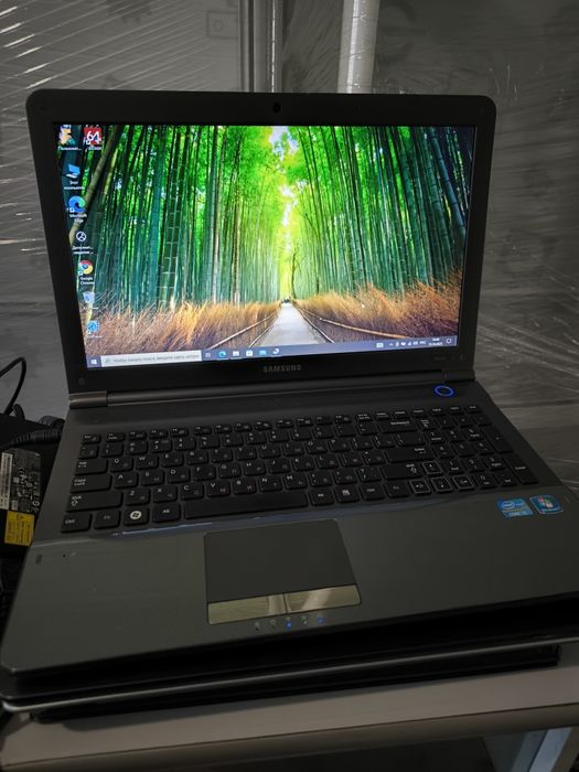 Samsung 15.6", i5, 6ГБ, GT 520M, SSD 240Гб
