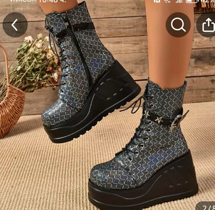 Дамски боти на платформа