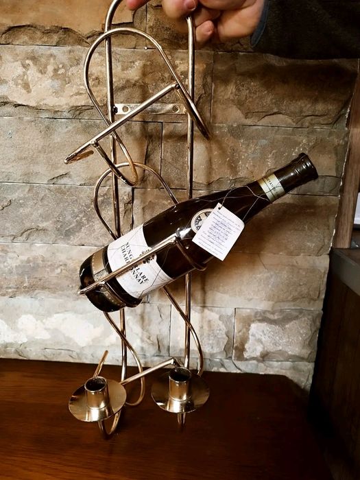 Стойка за монтиране на стена