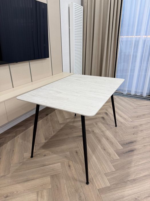 Продам стол новый