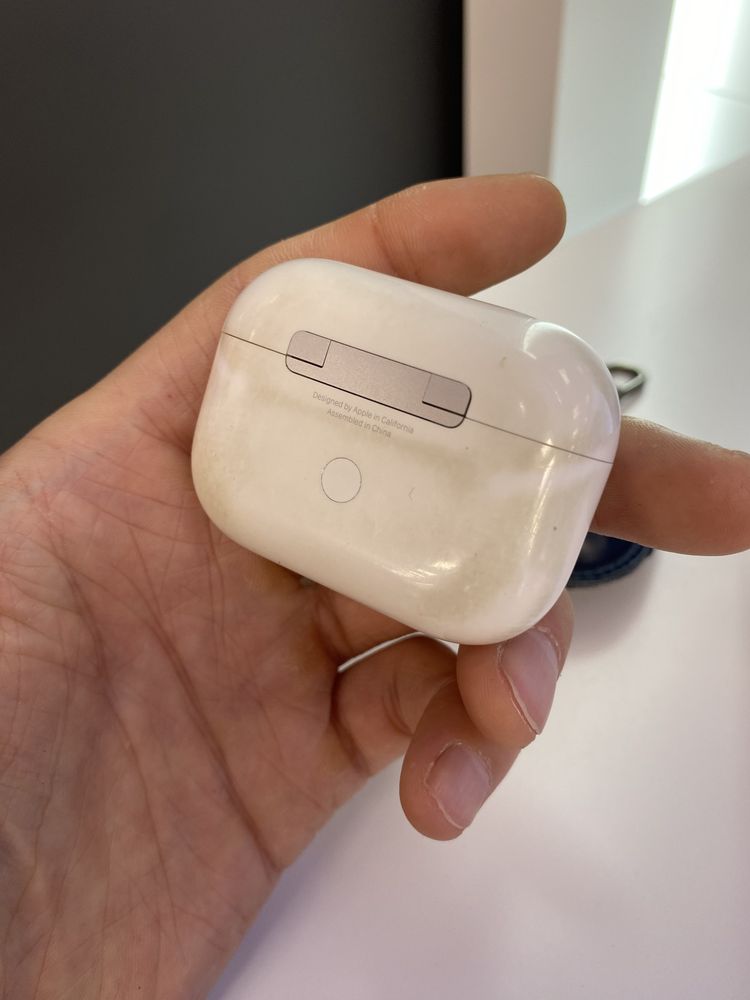 Продам Airpods Pro оригинал