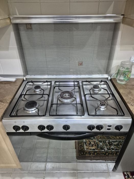 плита кухонная , 5 комфорок