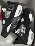 Adidași Jordan 4 white thunder