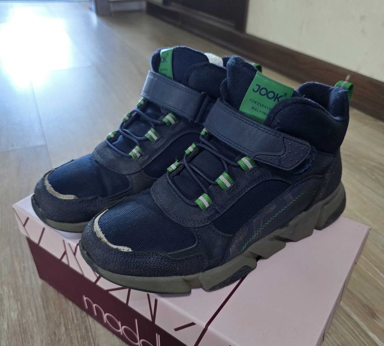 Осенние кроссовки на мальчика 38 размер