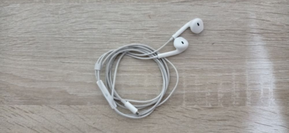 iPhone uchun naushnik sotiladi original