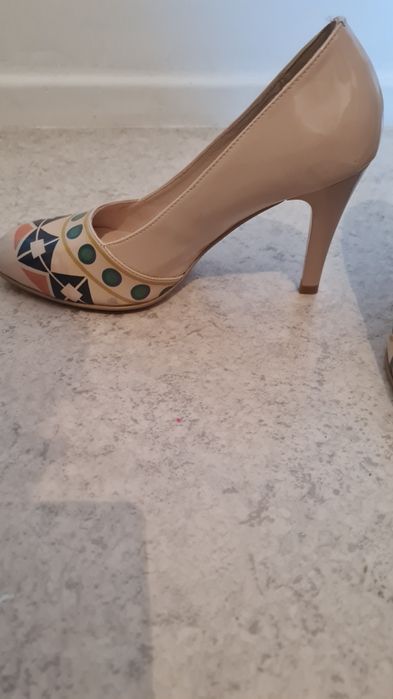 Pantofi din piele bej