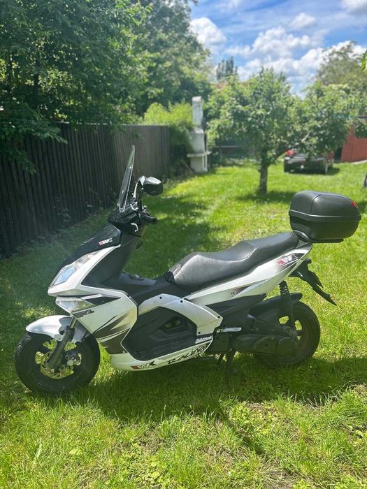 Vând scuter VK BIKES de 50cc