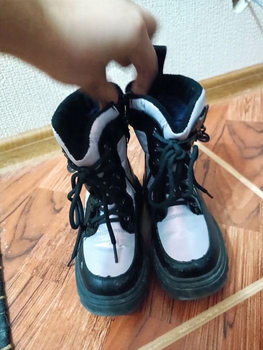 Обувь детская сапоги и кроссовки девчачие