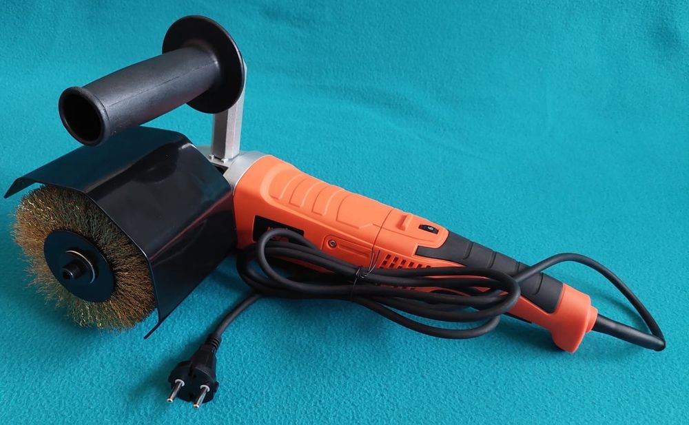 Masina slefuit cu perie pentru lemn