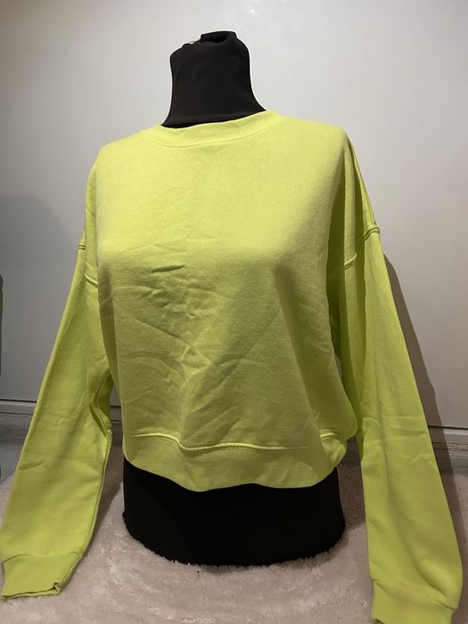 Два дамски суитшъра