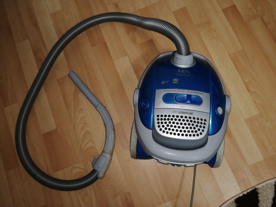 Aspirator AEG Electrolux, 1800 W max, Stare buna!