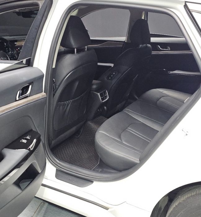 Kia K5 Noblesse..