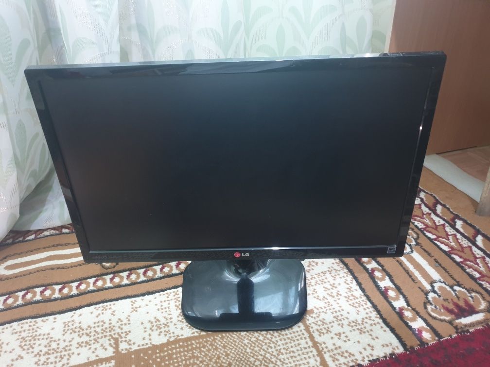 LG  monitor 23 razmer