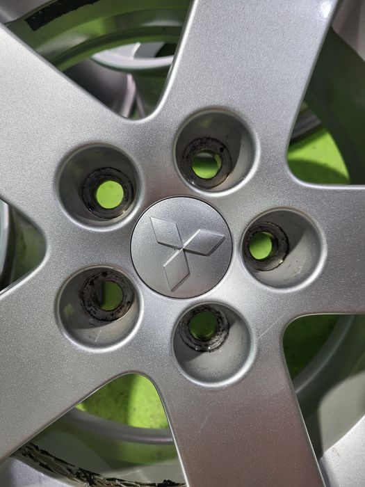 16 5x114.3 Mitsubishi лети джанти 5х114.3
