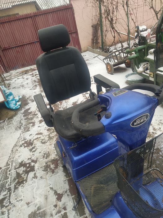 Vând scuter pentru persoane cu dizabilități