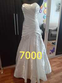 Платье  свадебное (большой выбор от 5000)