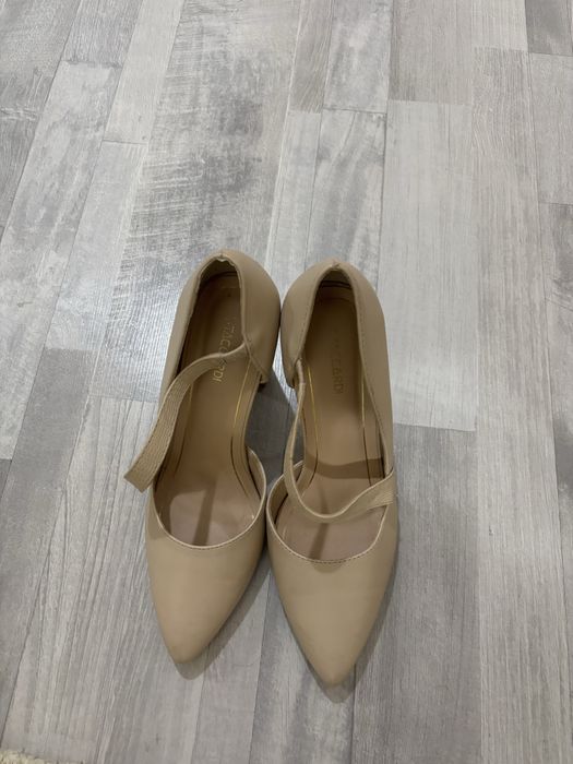 Женские туфли кремового цвета