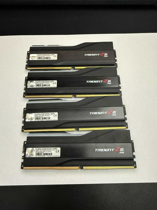 G.SKILL Trident Z5 RGB 128GB (4x32GB) DDR5 5600MHz - Garanție pe viață