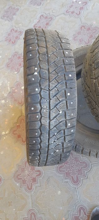 Шыны зимние щипованные б/у продаётся